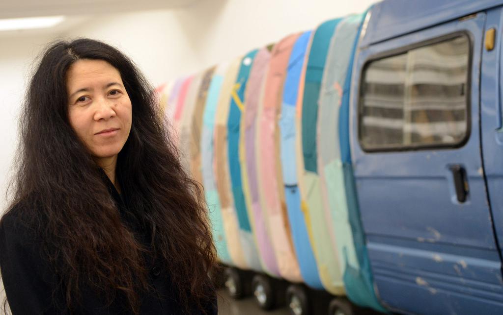 Ausstellungseröffnung von Yin Xiuzhen