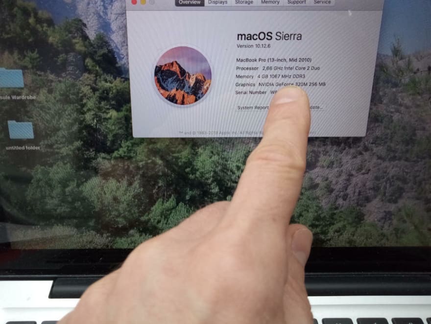 MacBook-Bildschirm mit Systeminformationen von macOS Sierra Version 10.12.6 auf einem MacBook Pro 13-inch Mid 2010