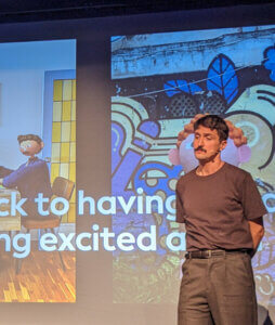 Cabeza Patata: back to excited